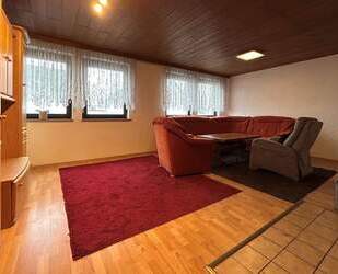 Große Erdgeschosswohnung mit Gartenanteil in Straubing-Ost