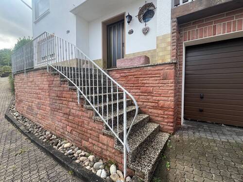 Treppe zum Hauseingang - 