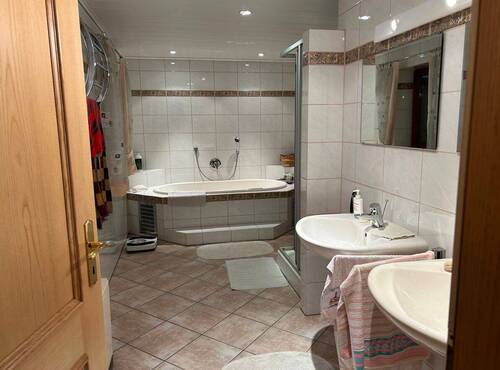 Badezimmer im UG - 