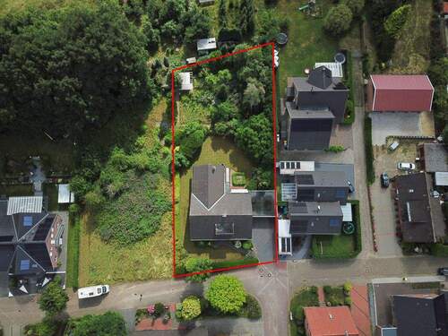 Bild 1 - ## RESERVIERT ## Freistehendes Wohnhaus mit großzügigem Garten und Ausbaureserve.