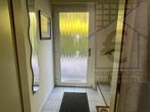 Eingangsbereich Wohnung OG von innen - 