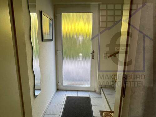 Eingangsbereich Wohnung OG von innen - 