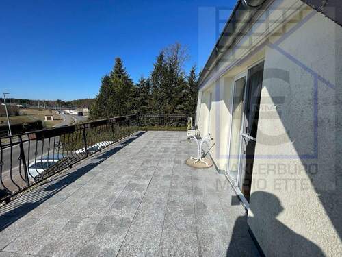 Balkon - Mehrfamilienhaus, Wohnhaus mit 161,00 m&sup2; in Heideblick / Walddrehna zum Kaufen