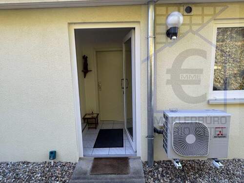 Eingangsbereich Wohnung OG - 