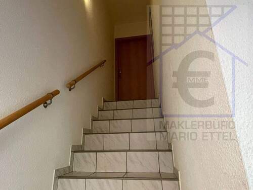 Aufgang zur Wohnung OG - 