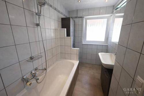 Bad - Etagenwohnung mit 82,00 m&sup2; in Baltmannsweiler zum Kaufen