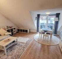 Schön geschnittene 3 Zimmer-DG-Wohnung mit Loggia und TG-Stellplatz -BEZUGSFREI - Schwanstetten Schwand