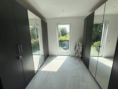 Dachgeschoss Ankleidezimmer - 