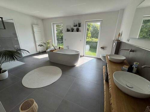 Dachgeschoss Badezimmer - 