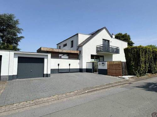 Straßenansicht - Einfamilienhaus mit 252,00 m² in Dortmund zum Kaufen