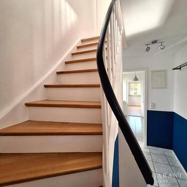 hochwertige Holztreppe - 