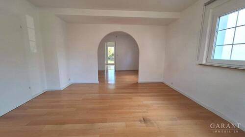 Durchgang zum Wohnzimmer - Einfamilienhaus mit 123,00 m&sup2; in Stuttgart zum Kaufen