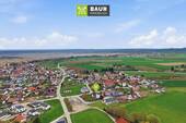 Luftbild - 1 Zimmer Mehrfamilienhaus, Wohnhaus in Oggelshausen