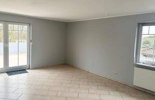 Wohnzimmer Ansicht Richtung Dachterrasse im OG - 