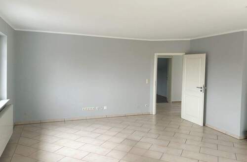 Wohnzimmer Ansicht Richtung Flur im OG - 