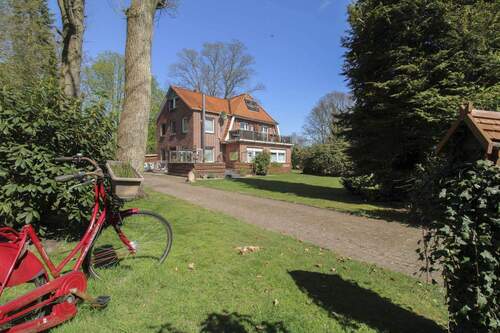 Titelbild - Grün!Großzügig!Gestaltbar! Zweifamilienhaus mit Parkcharakter in herrlicher Feldrandlage von Wingst