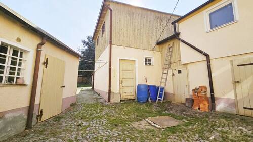 Hof hinter dem Haus - 