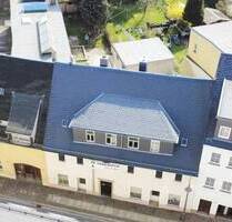 Wohnhaus mit Gewerbemöglichkeiten zentral in Waldheim für dich.