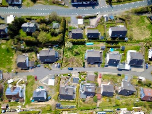 Sackgassenlage – Drohnenblick - Grundstück zum Kaufen in Hilchenbach