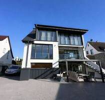 Luxuriös: kernsaniertes Einfamilienhaus mit atemberaubendem Ausblick, Indoorpool, Sauna und Garage - Solingen / Wald