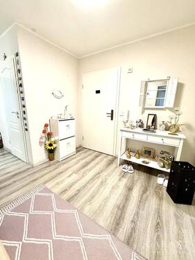 Diele - 3 Zimmer Etagenwohnung zum Kaufen in Waiblingen