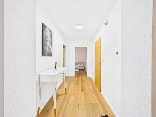 Flur - Etagenwohnung mit 88,00 m&sup2; in Epfendorf zum Kaufen