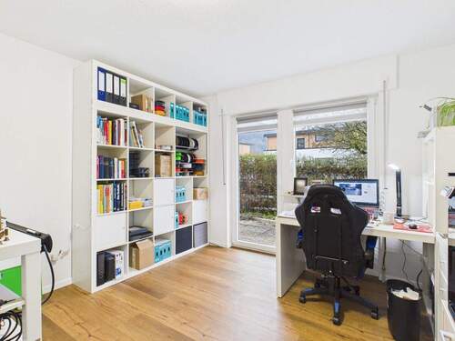 Kinderzimmer/Büro - 