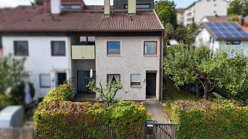 Titelbild - Sanierungsbedürftige Doppelhaushälfte mit viel Potenzial für Familien