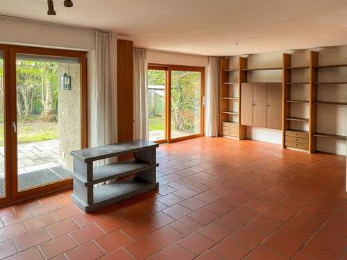 Wohnzimmer - 7 Zimmer Doppelhaushälfte in Burghausen