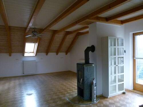 Wohnzimmer - 3 Zimmer Etagenwohnung zum Kaufen in Straßkirchen