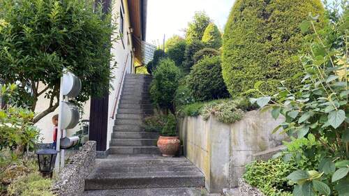 Treppenaufgang - 1 Zimmer Mehrfamilienhaus, Wohnhaus in Oberkirch