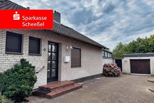 Hauseingang - Einfamilienhaus mit Potenzial in ruhiger Wohnlage im Herzen von Scheeßel