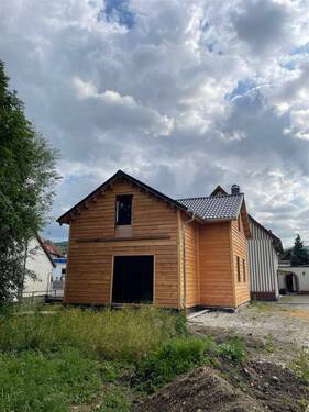 Gartenansicht - Wohnen im Grünen - Holzbohlenhaus in Langelsheim