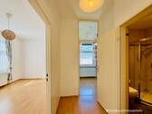 Beide Schlafzimmer und das Bad mit Vorflur - 