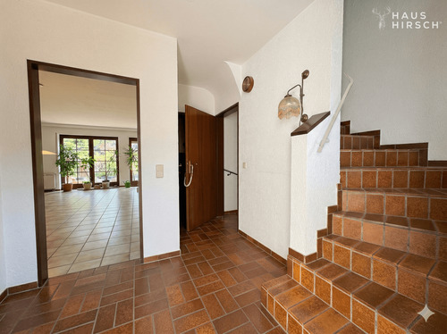 EG Diele mit Blick ins Wohnzimmer - 