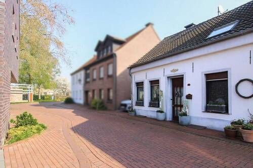 Hausansicht - Gemütliches Stadthaus mit Garten in Uedem