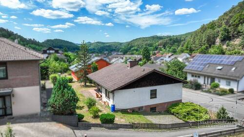 Luftbild - 5 Zimmer Einfamilienhaus in Dahn