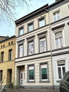 Außenansicht - Historischer Charme, moderne Details - Gemütliche 2-Zimmer Wohnung in gepflegtem Altbau