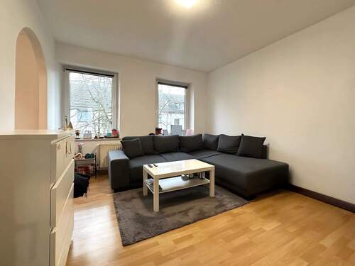 Wohnzimmer - 2 Zimmer Etagenwohnung in Krefeld