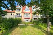 Hausansicht - Helle Balkonwohnung in Dresden-Weißig!