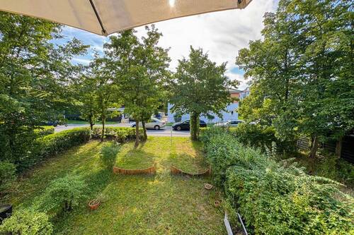 Blick vom Balkon - 1 Zimmer Etagenwohnung zum Kaufen in Dresden