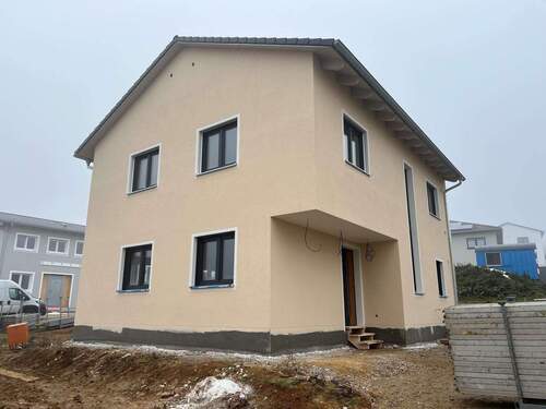 Hausansicht neu - DHH - Neubau kaufen - im Frühjahr einziehen!