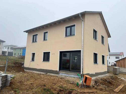 Hausansicht neu Süden -Osten - 5 Zimmer Doppelhaushälfte zum Kaufen in Brunn