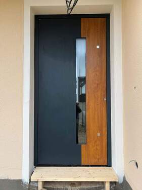 Hauseingang - 5 Zimmer Doppelhaushälfte in Brunn