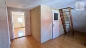 DG - Flur mit Treppe in den Dachboden - 