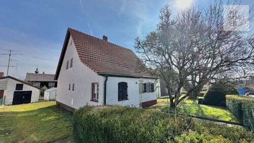 Nordwestansicht - Kleines Schmuckstück sucht Handwerker!