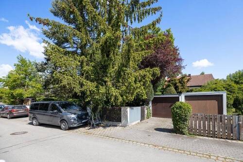 Straße, Garage - 