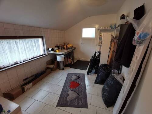 Abstelraum mit zugang zum garten - 