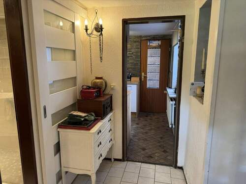 Hausflur - 4 Zimmer Einfamilienhaus in Burg (Dithmarschen)