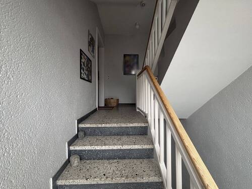 Treppenhaus - 3 Zimmer Etagenwohnung zum Kaufen in Krefeld